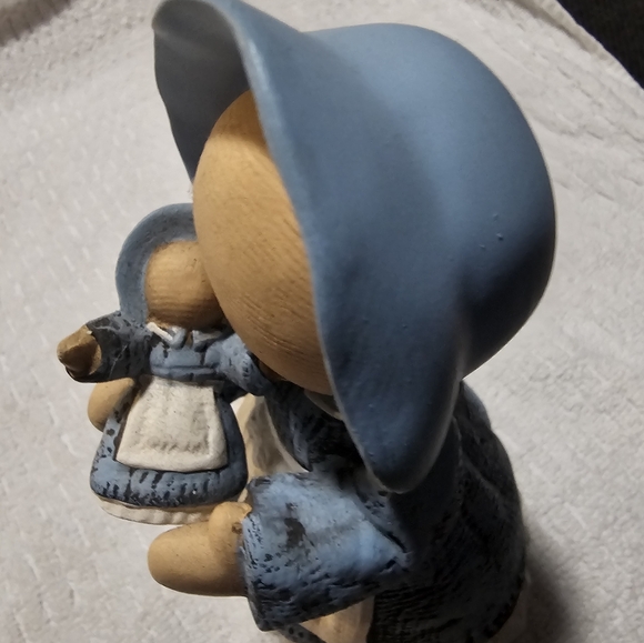 Faceless Amish figurine set - Picture 4 of 7